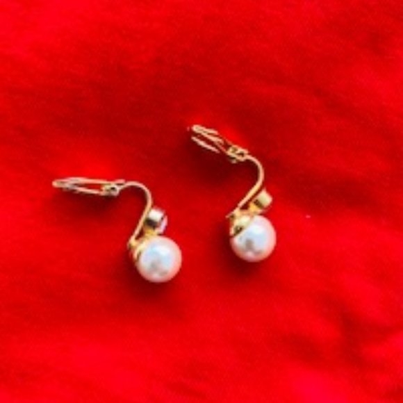 Women's Paddle Back Clip-On Earrings from Canada | Gold color - Picture 9 of 14